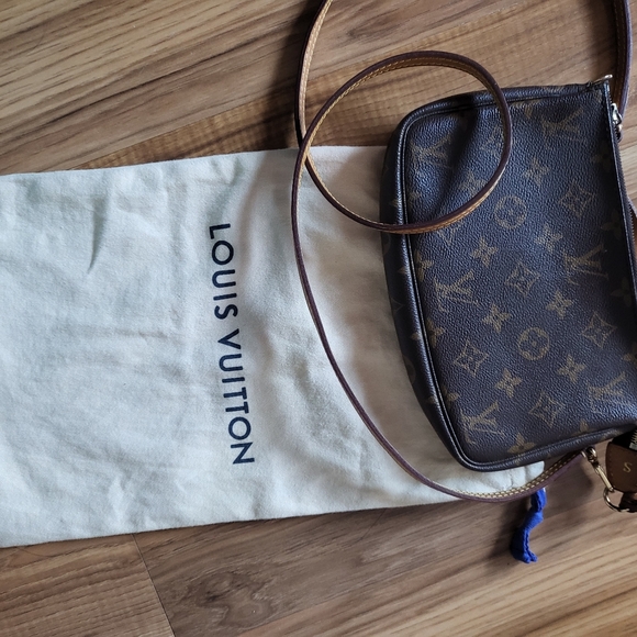 LV POCHETE - Picture 12 of 16